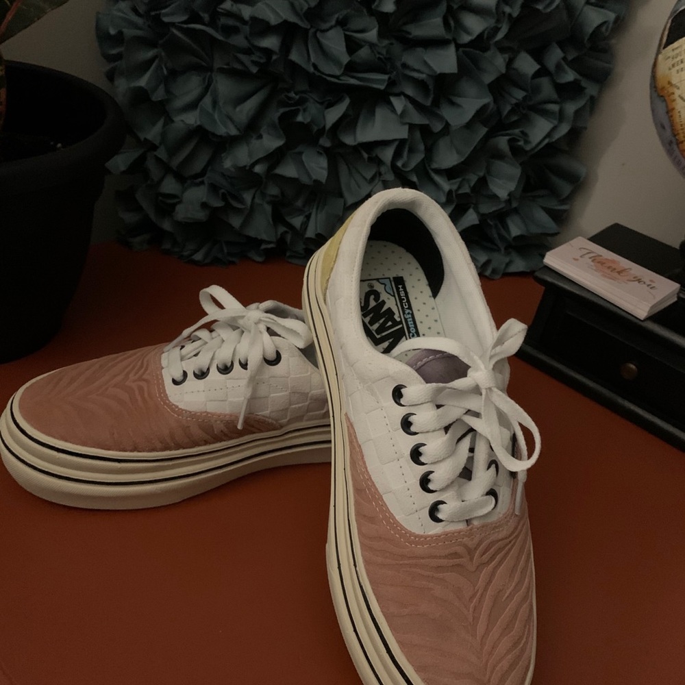 VAns - Picture 6 of 7